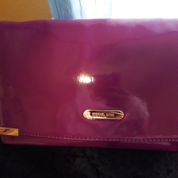 NWOT Authentic Michael Kors Clutch - Picture 1 of 7